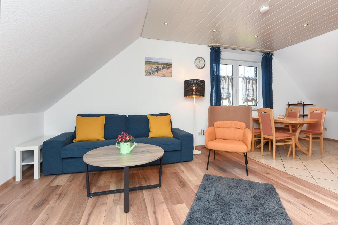 Ferienwohnung Wattgefluester Esens Luaran gambar