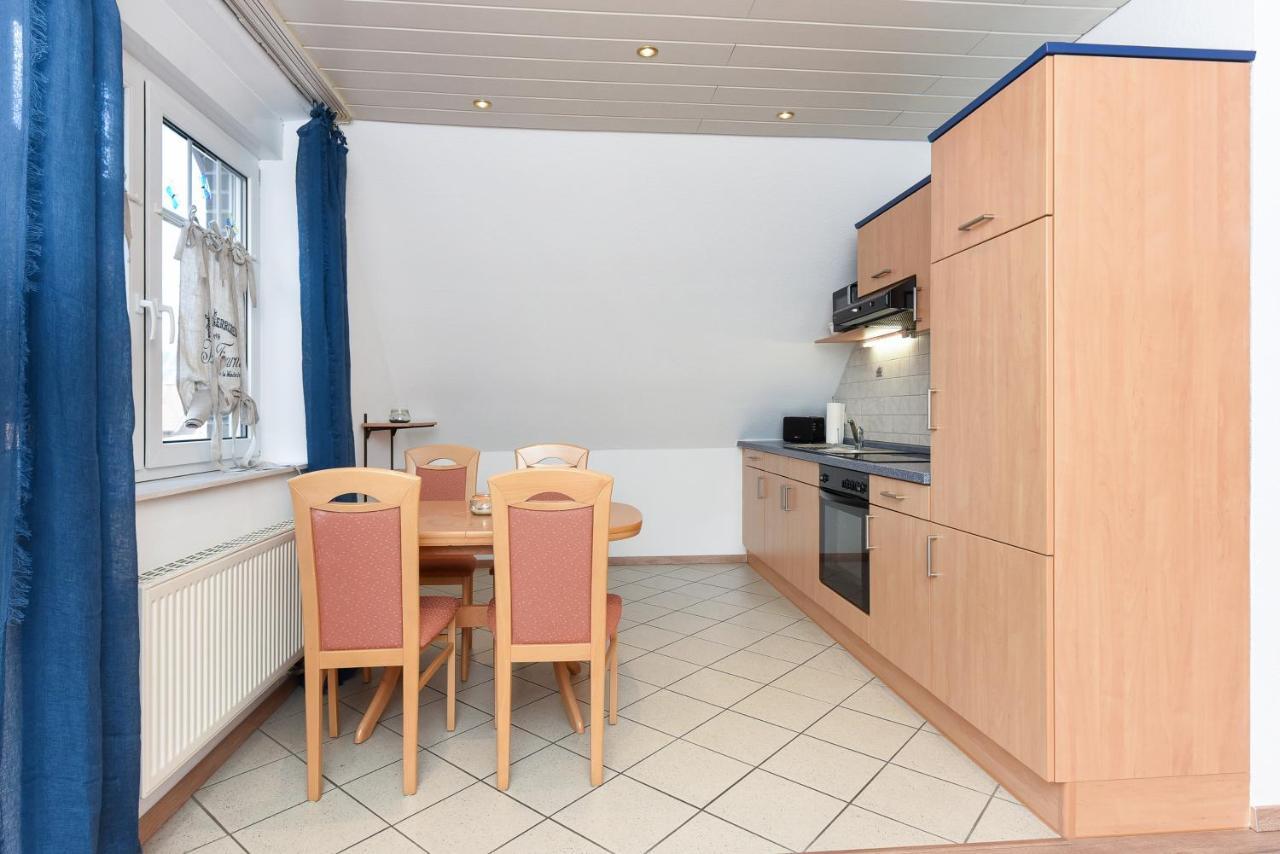 Ferienwohnung Wattgefluester Esens Luaran gambar