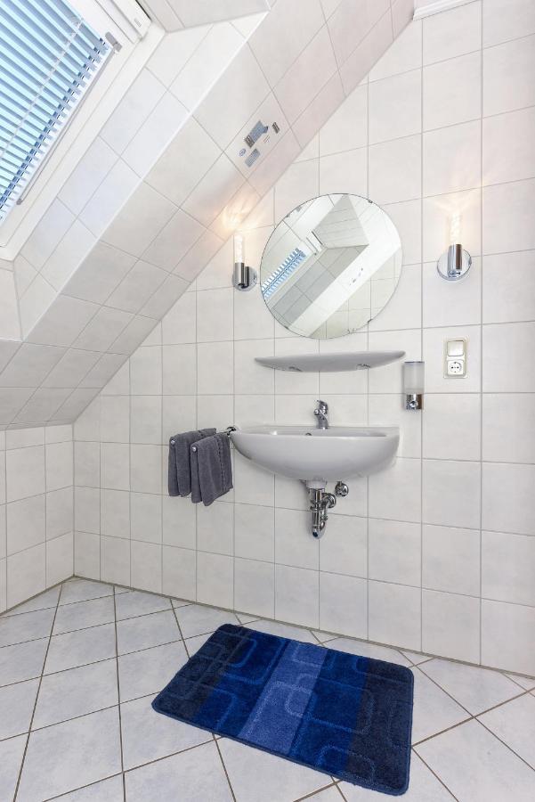 Ferienwohnung Wattgefluester Esens Luaran gambar