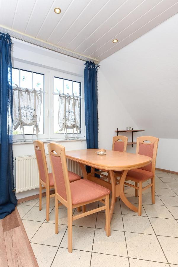 Ferienwohnung Wattgefluester Esens Luaran gambar